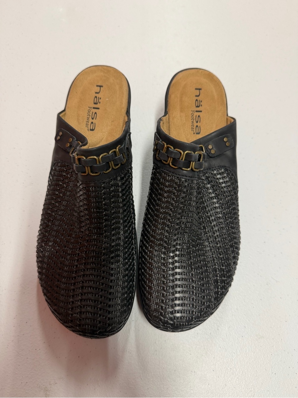 Chloe Clog
Hälsa Footwear
Size 11
B45